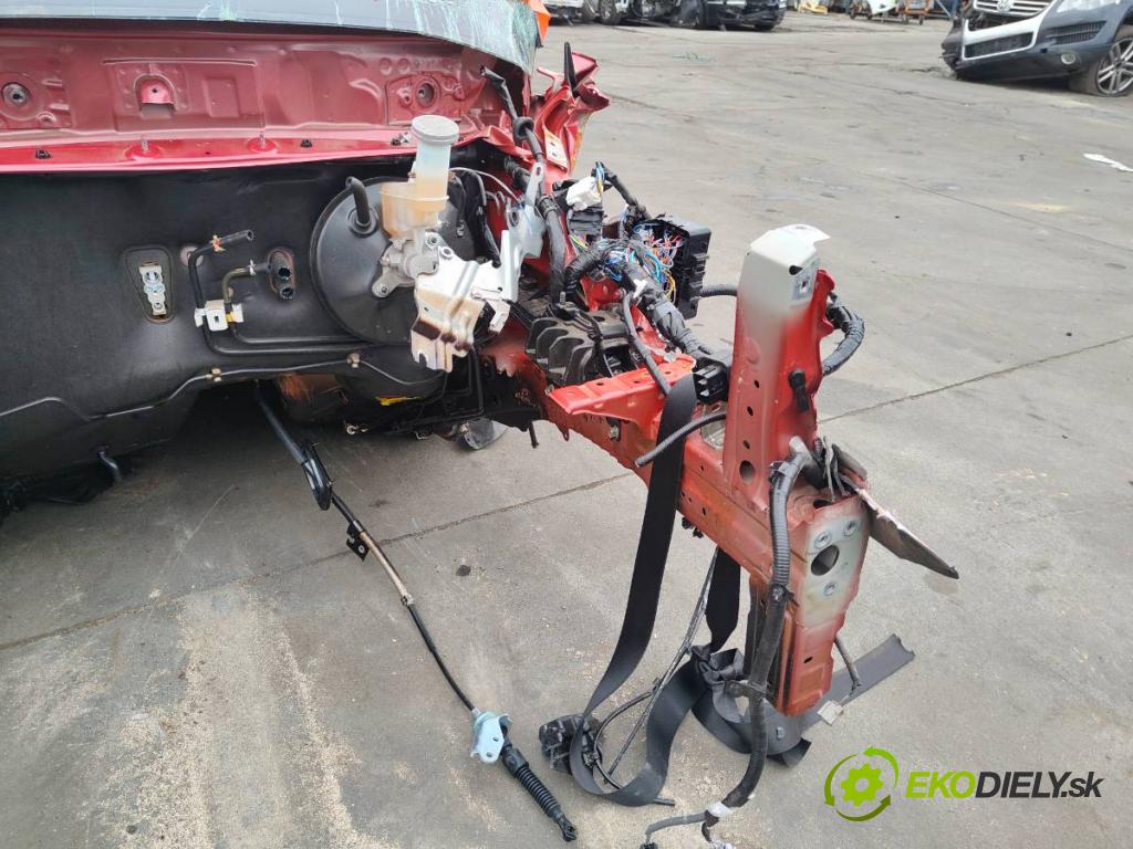 SUZUKI SWIFT VI liftback 2024 61 kW 1.2 VVT Hybrid (ZCEDS, AOL312) 1197 karoséria ČTVRŤÁK: Blatník prah strecha PODŁUŻNICA