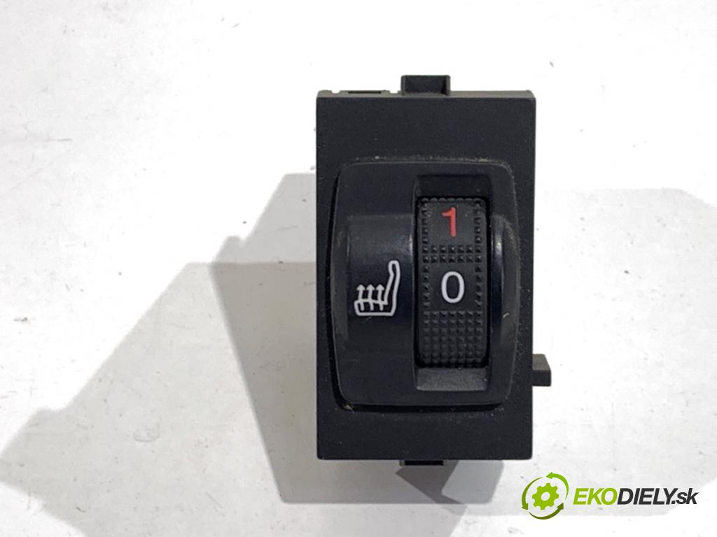 TOYOTA PROACE Autobus 2024 130 kW 2.0 D4d (MDZ6) 1997 přepínač ohřívání sedačky 98019841ZD (Páčky pod volantem)