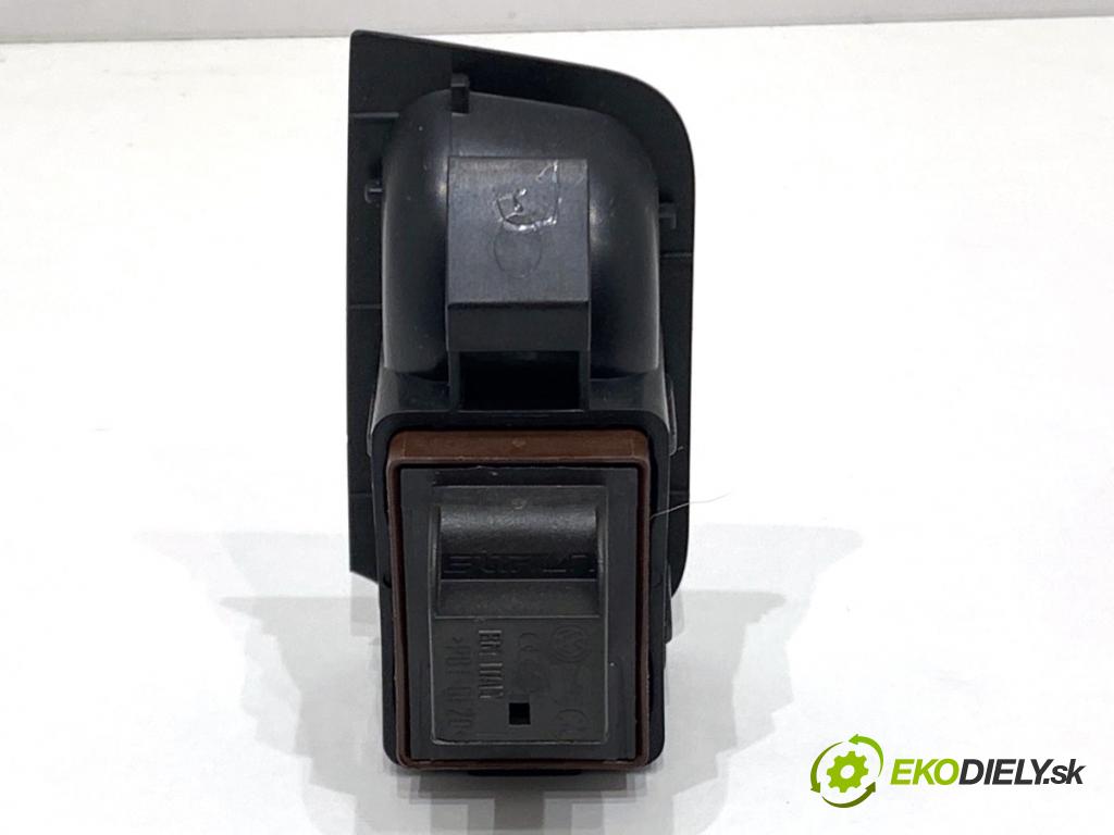 AUDI A6 C7 Kombi 2012 120 kW 2.0 TDI 1968 přepínač otevírání dveří 4H0959831A (Páčky pod volantem)