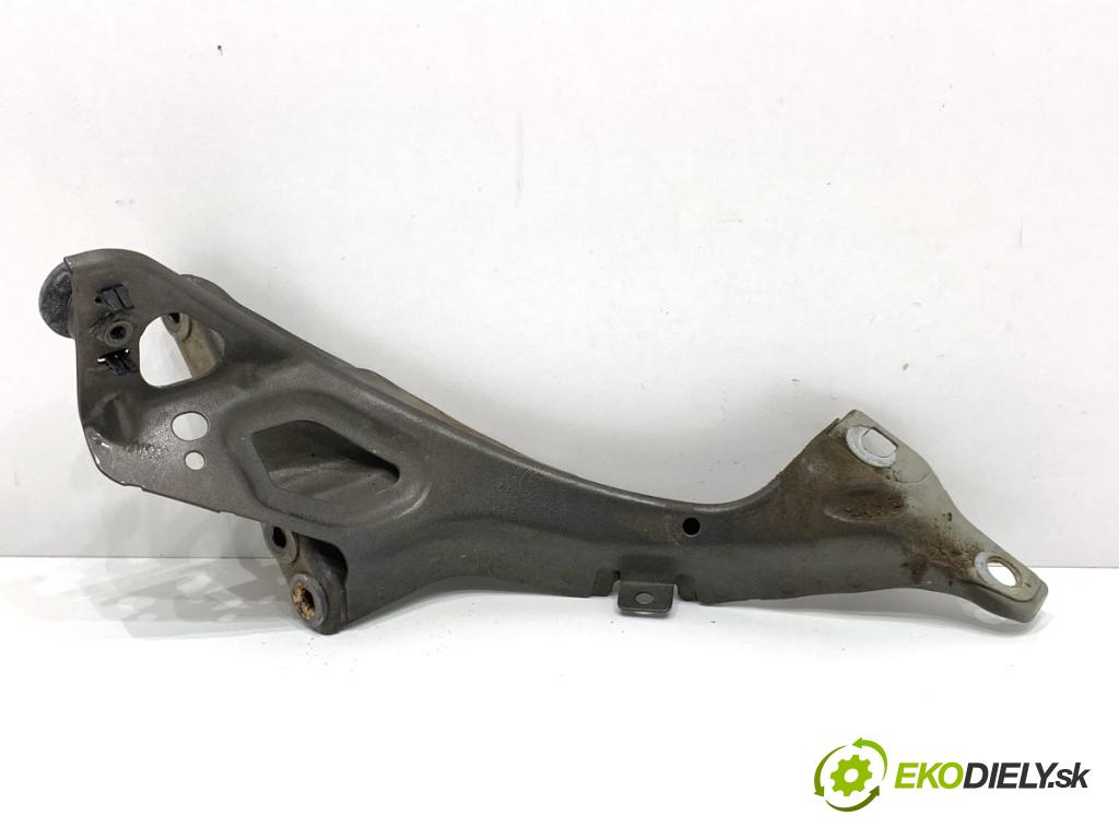 AUDI A6 C7 Kombi 2012 120 kW 2.0 TDI 1968 držiak blatníka pravy 4G0821136A