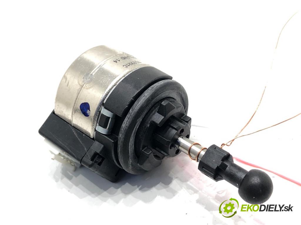 AUDI A6 C7 Kombi 2012 120 kW 2.0 TDI 1968 motorek nastavení světla XENON 74862101AB