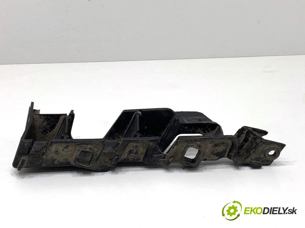 AUDI A6 C7 Kombi 2012 120 kW 2.0 TDI 1968 Úchyt nárazníka pravy predný 4G0807284