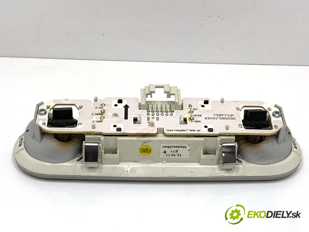 AUDI A6 C7 Kombi 2012 120 kW 2.0 TDI 1968 světlo stropní LED zadní část 4G0947111