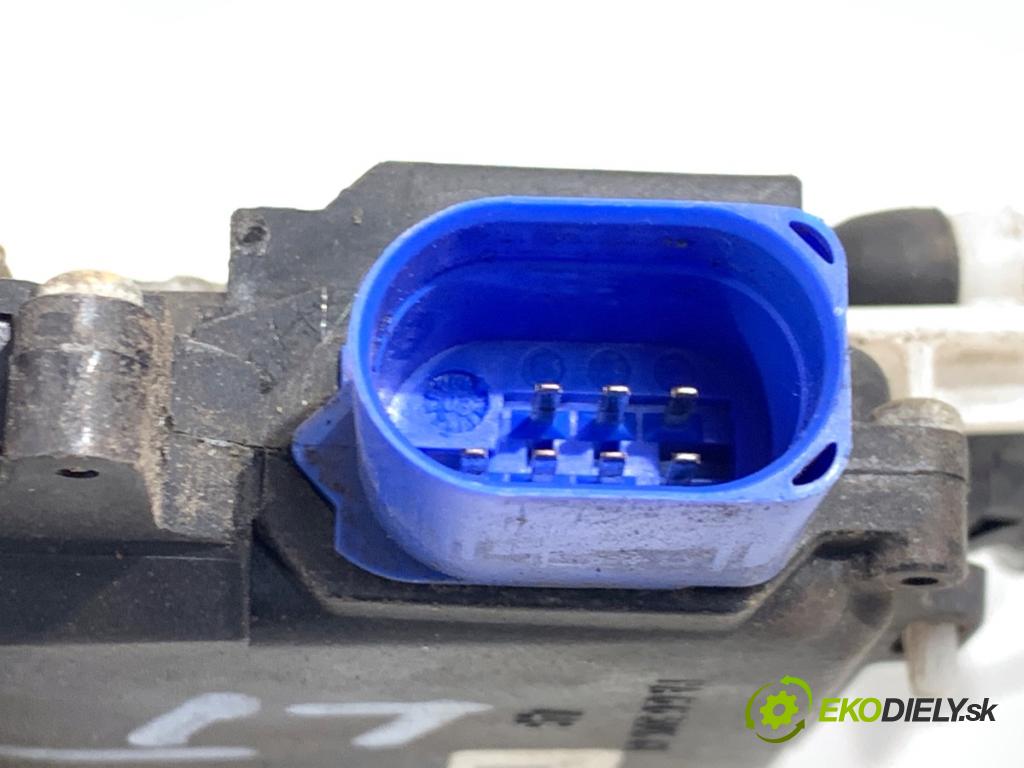 VW GOLF V Kombi 2008 77 kW 1.9 TDI 1896 zámok dveře levý zadní část 7L0839015