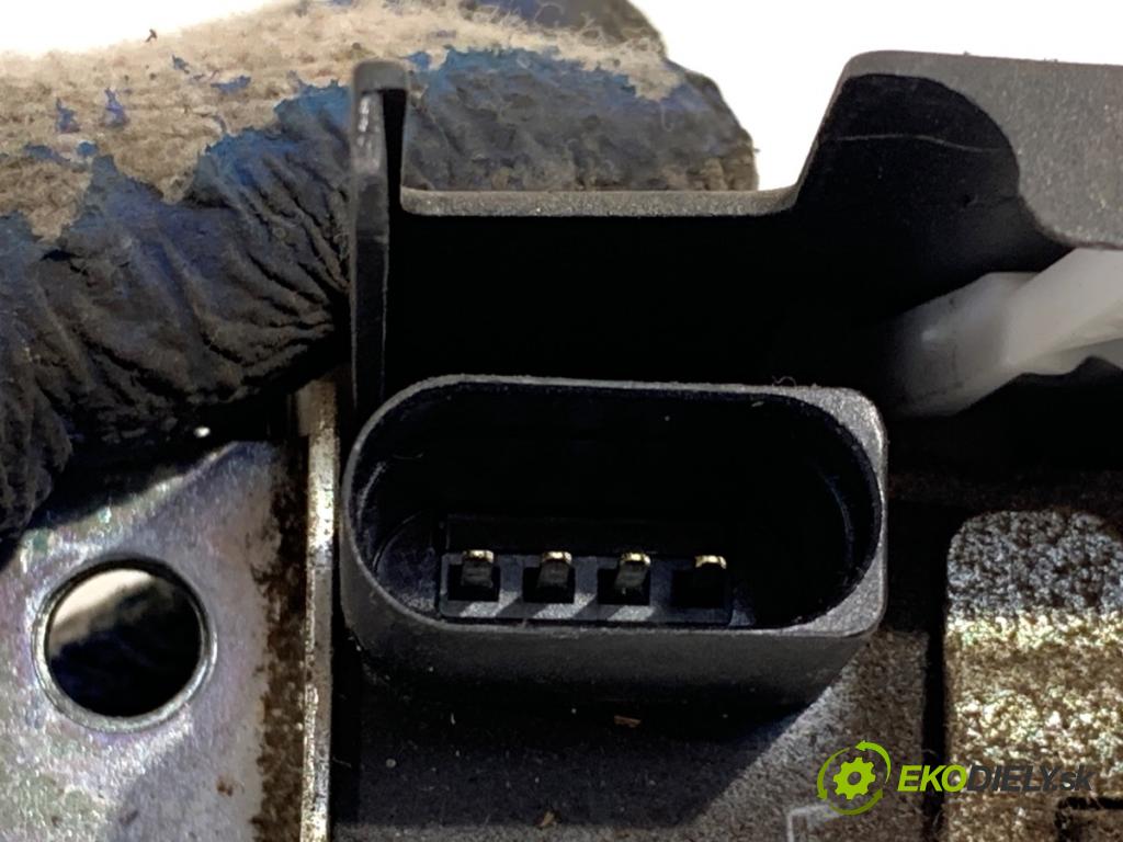 VW GOLF V Kombi 2008 77 kW 1.9 TDI 1896 zámok dverí zad 5M0827505B