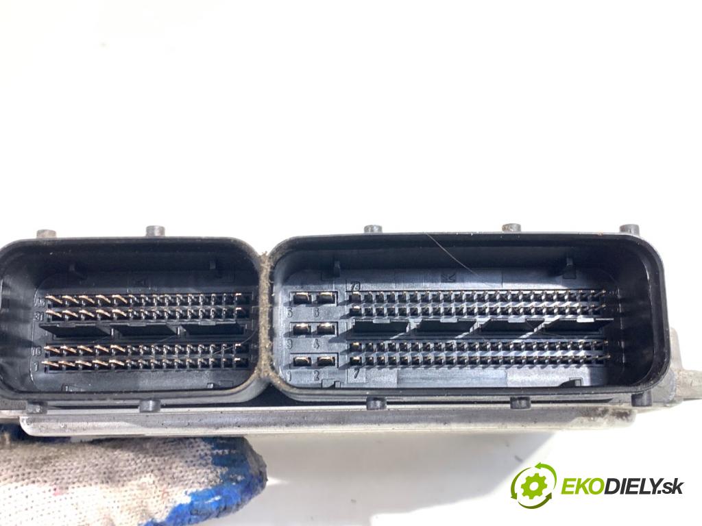 VW GOLF V Kombi 2008 77 kW 1.9 TDI 1896 řídící jednotka motora 03G906021TQ (Řídicí jednotka)