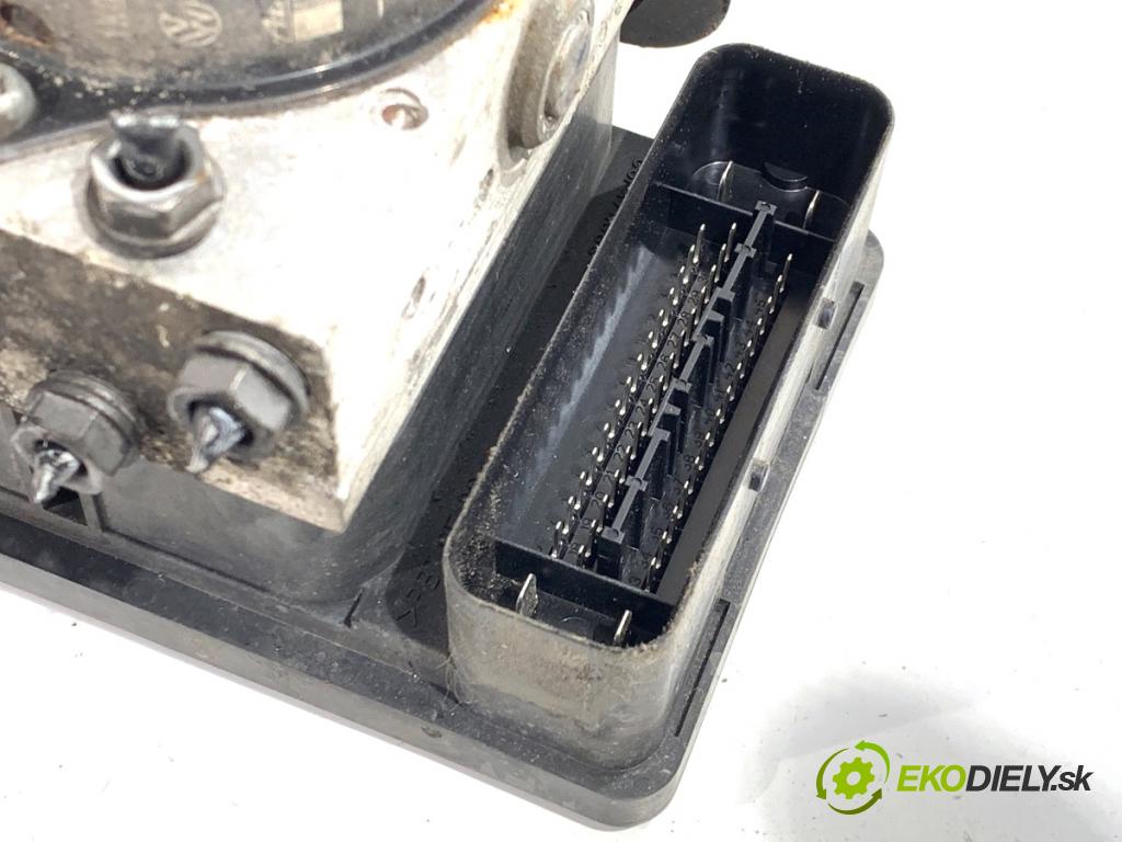 VW GOLF V Kombi 2008 77 kW 1.9 TDI 1896 pumpa ABS 1K0614517AE (Pumpa ABS)