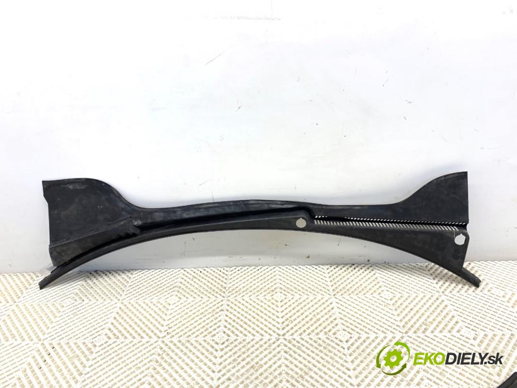 VW GOLF V Kombi 2008 77 kW 1.9 TDI 1896 Torpédo, plast pod čelné okno 1K5819415A (Torpédo (plast pod čelným sklom))