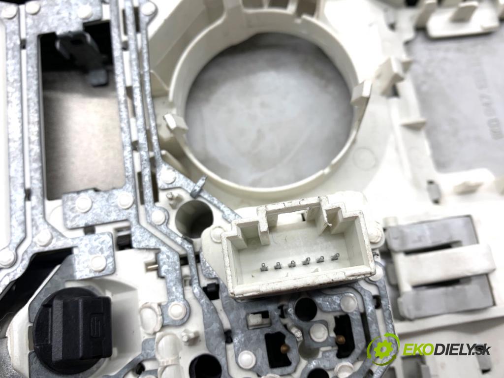 VW GOLF V Kombi 2008 77 kW 1.9 TDI 1896 Svetlo stropné 1K0947105