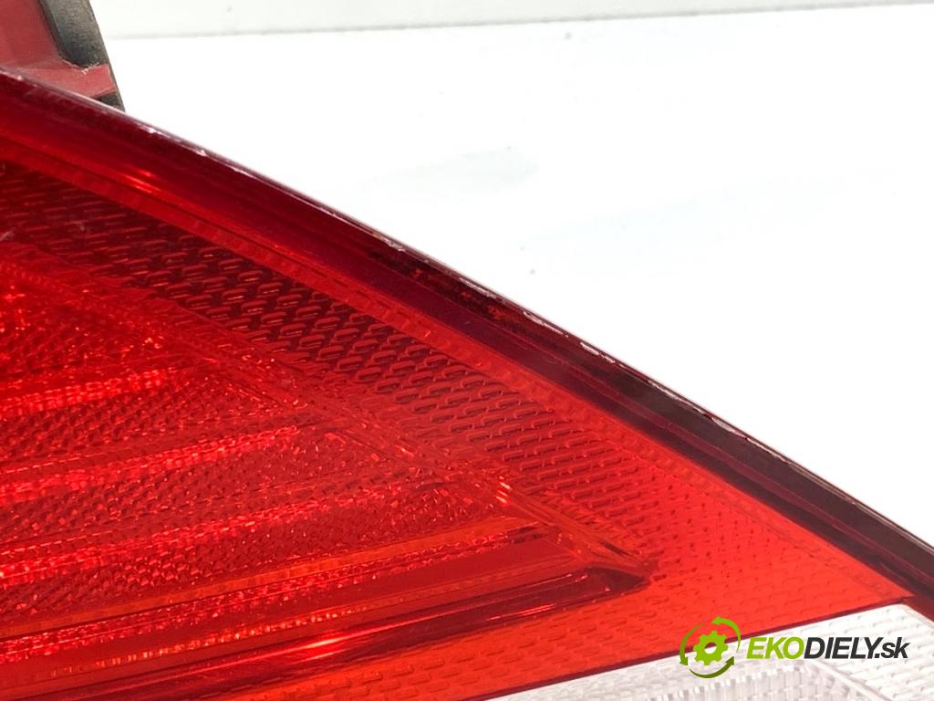 VW GOLF V Kombi 2008 77 kW 1.9 TDI 1896 Svetlo pravy zad 1K9945096A