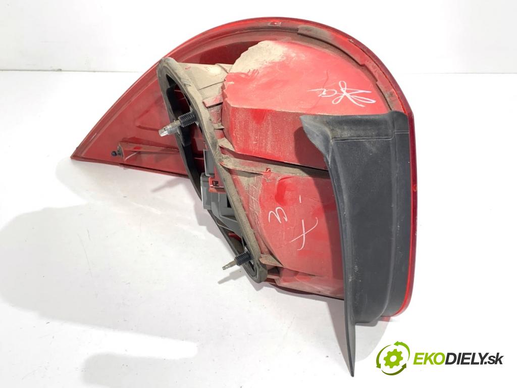 VW GOLF V Kombi 2008 77 kW 1.9 TDI 1896 Svetlo pravy zad 1K9945096A