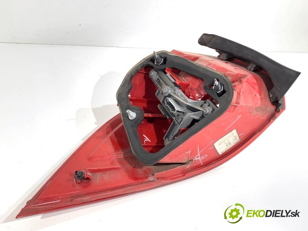 VW GOLF V Kombi 2008 77 kW 1.9 TDI 1896 Svetlo pravy zad 1K9945096A