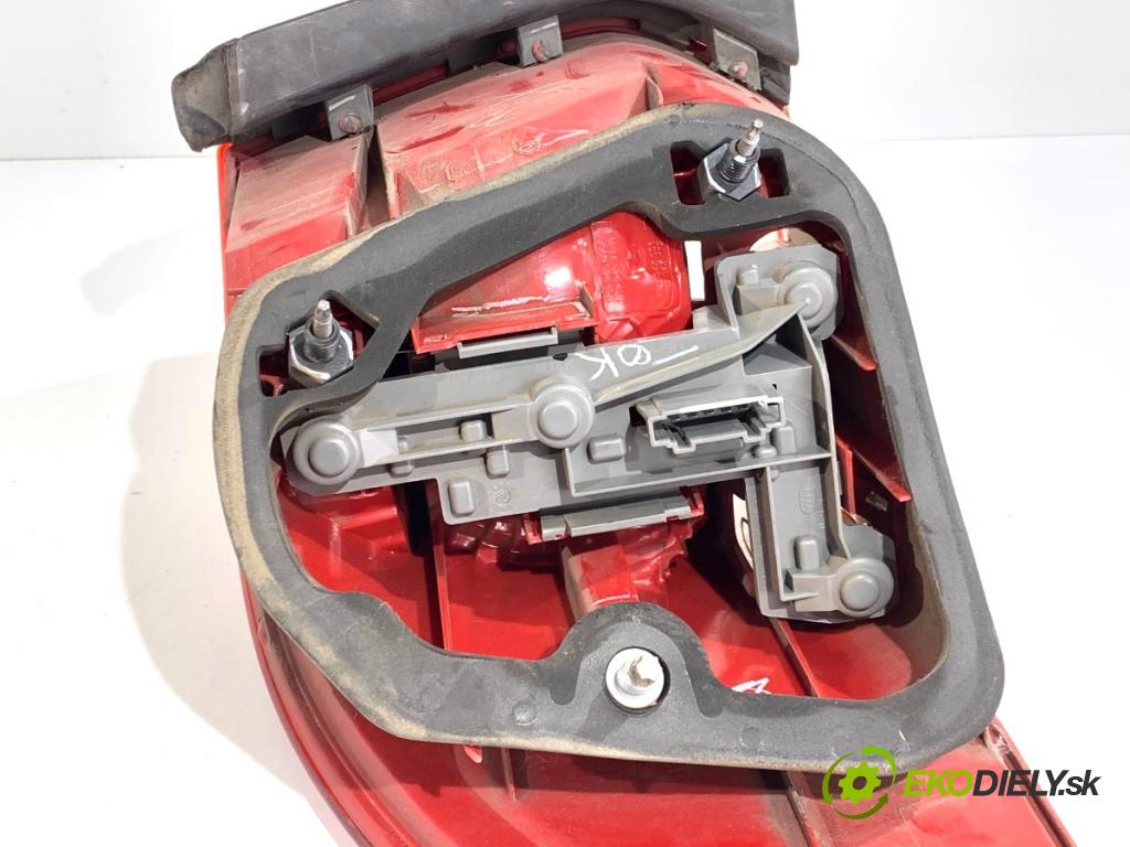 VW GOLF V Kombi 2008 77 kW 1.9 TDI 1896 Svetlo pravy zad 1K9945096A