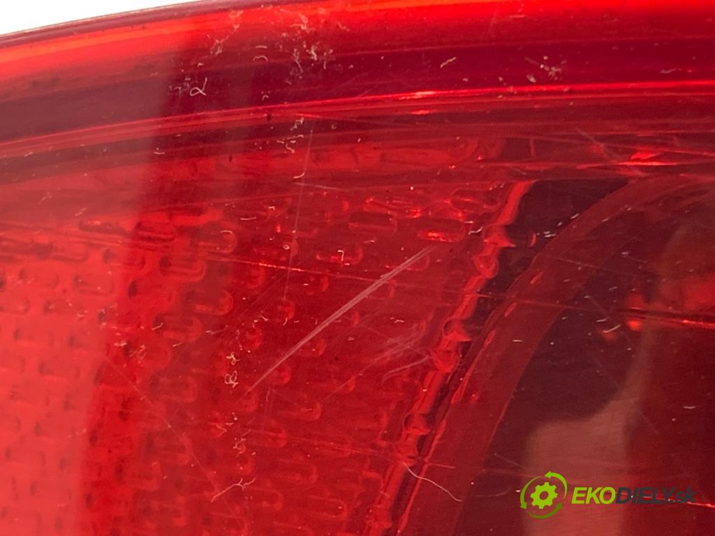 VW GOLF V Kombi 2008 77 kW 1.9 TDI 1896 Svetlo ľavy zad 1K9945095A