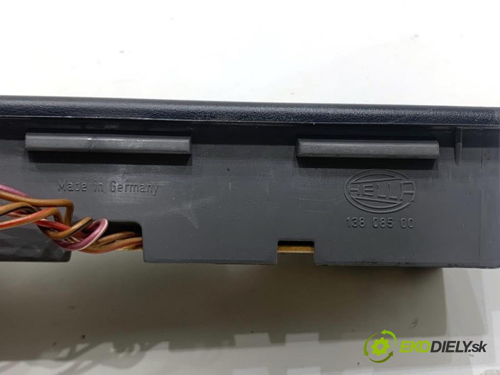 BMW E36 liftback 1999 77 kW 316 i 1895 Svetlo stropné 13808500