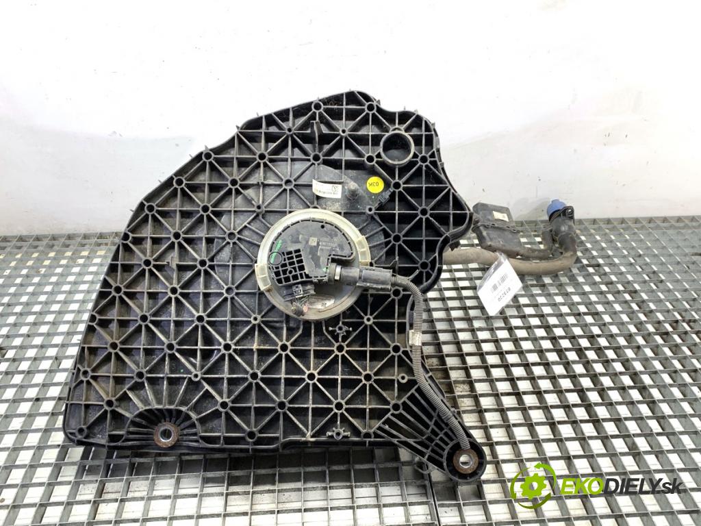 AUDI A4 B9 Kombi 2018 140 kW 2.0 TDI quattro 1968 nádržka SCR 8W0131878AM