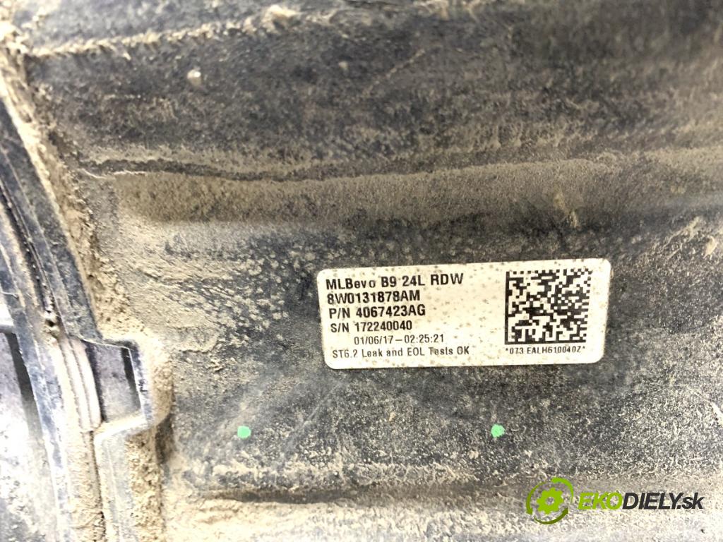 AUDI A4 B9 Kombi 2018 140 kW 2.0 TDI quattro 1968 nádržka SCR 8W0131878AM