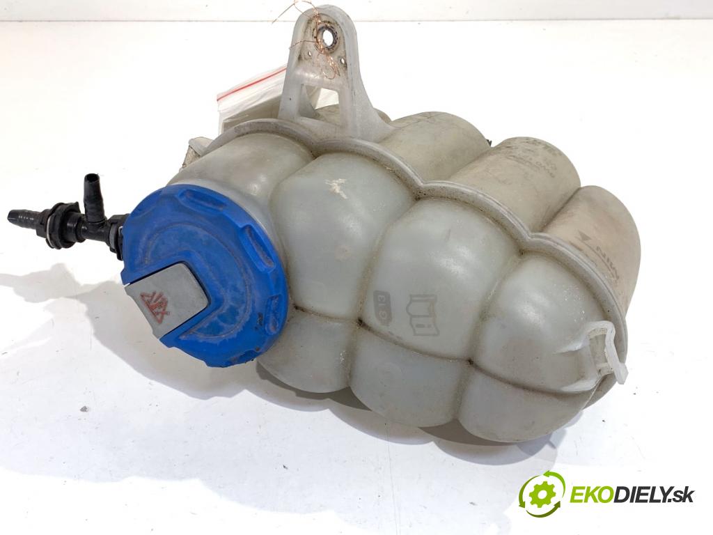 AUDI A4 B9 Kombi 2018 140 kW 2.0 TDI quattro 1968 Nádržka vyrovnávacia (kvapaliny) chladiaceho 8W0121405E