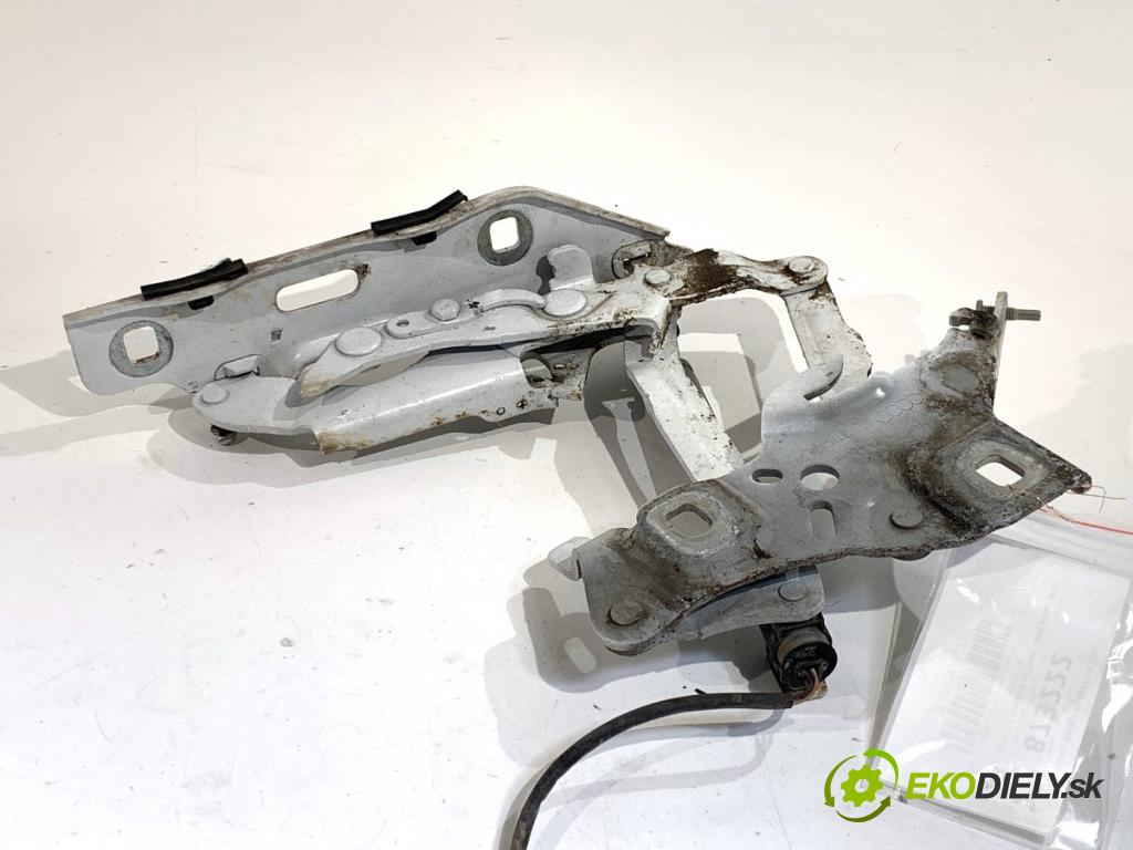 AUDI A4 B9 Kombi 2018 140 kW 2.0 TDI quattro 1968 Záves kapoty pravy predný 8W0823302E