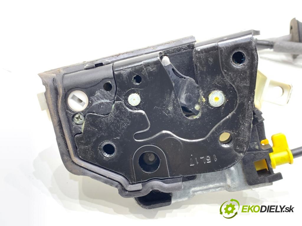 AUDI A4 B9 Kombi 2018 140 kW 2.0 TDI quattro 1968 zámok Dvere ľavy zad 8X0839015E