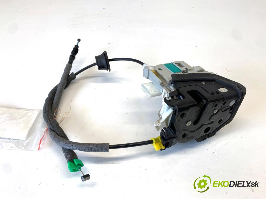 AUDI A4 B9 Kombi 2018 140 kW 2.0 TDI quattro 1968 zámok Dvere pravy predný 8X1837016C