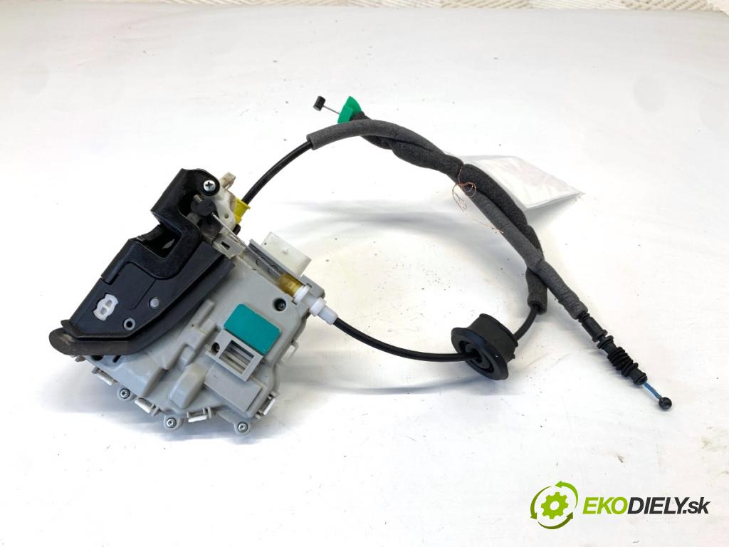 AUDI A4 B9 Kombi 2018 140 kW 2.0 TDI quattro 1968 zámok Dvere pravy predný 8X1837016C