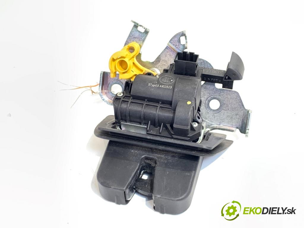 AUDI A4 B9 Kombi 2018 140 kW 2.0 TDI quattro 1968 zámok dverí zad 4M0827506D