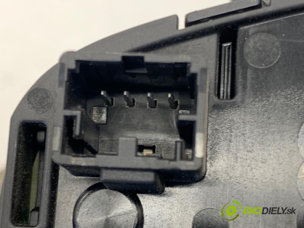 AUDI A4 B9 Kombi 2018 140 kW 2.0 TDI quattro 1968 Spínač svetiel 4M0941531AA