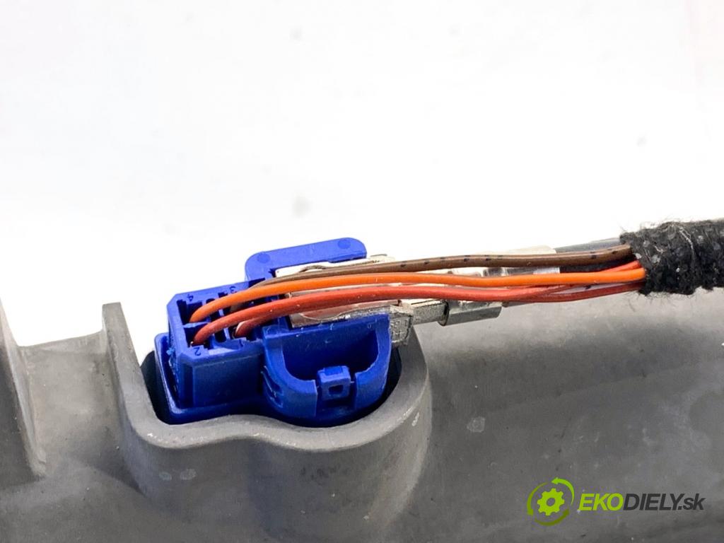 AUDI A4 B9 Kombi 2018 140 kW 2.0 TDI quattro 1968 Dislpej 8W1919605 (Prístrojová doska)