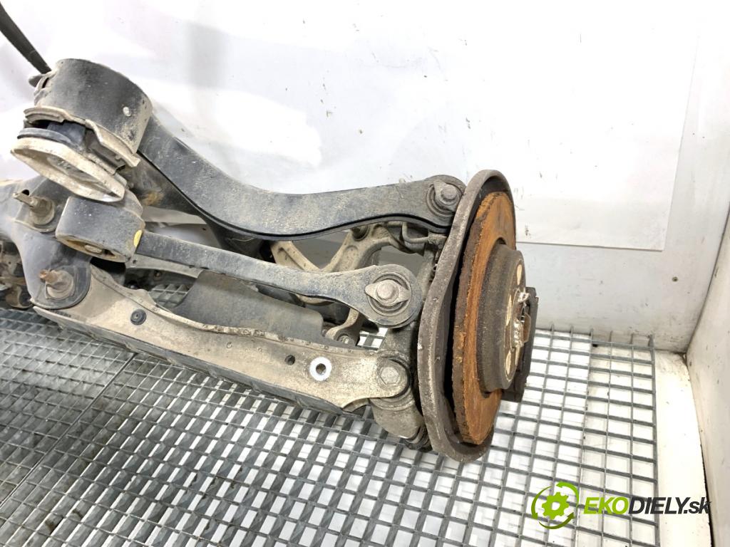 AUDI A4 B9 Kombi 2018 140 kW 2.0 TDI quattro 1968 Výstuha zad