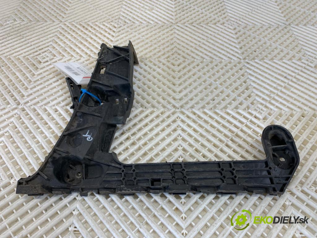 AUDI A4 B9 Kombi 2018 140 kW 2.0 TDI quattro 1968 úchyt nárazníka pravý zadní část 8W9807454A