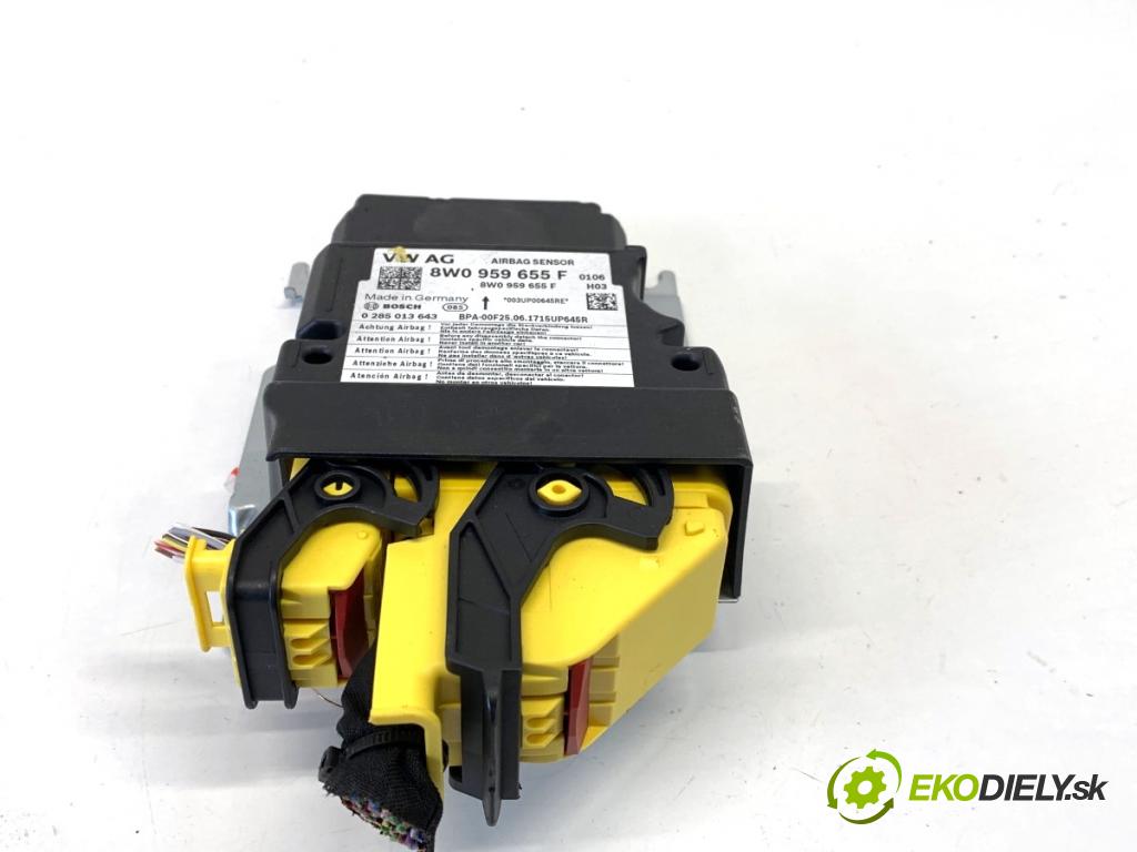 AUDI A4 B9 Kombi 2018 140 kW 2.0 TDI quattro 1968 senzor airbag 8W0959655F (Snímač)