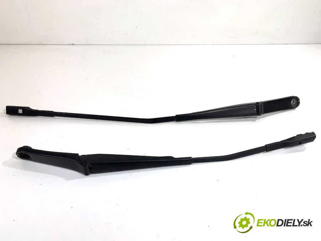 AUDI A4 B9 Kombi 2018 140 kW 2.0 TDI quattro 1968 Rameno stierače predný 8W1955408 8W1955407