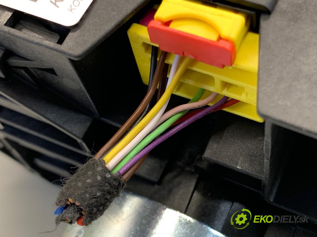 AUDI A4 B9 Kombi 2018 140 kW 2.0 TDI quattro 1968 Prepínač kombinovaný 4M0907129HD (Prepínacie páčky pod volantom)