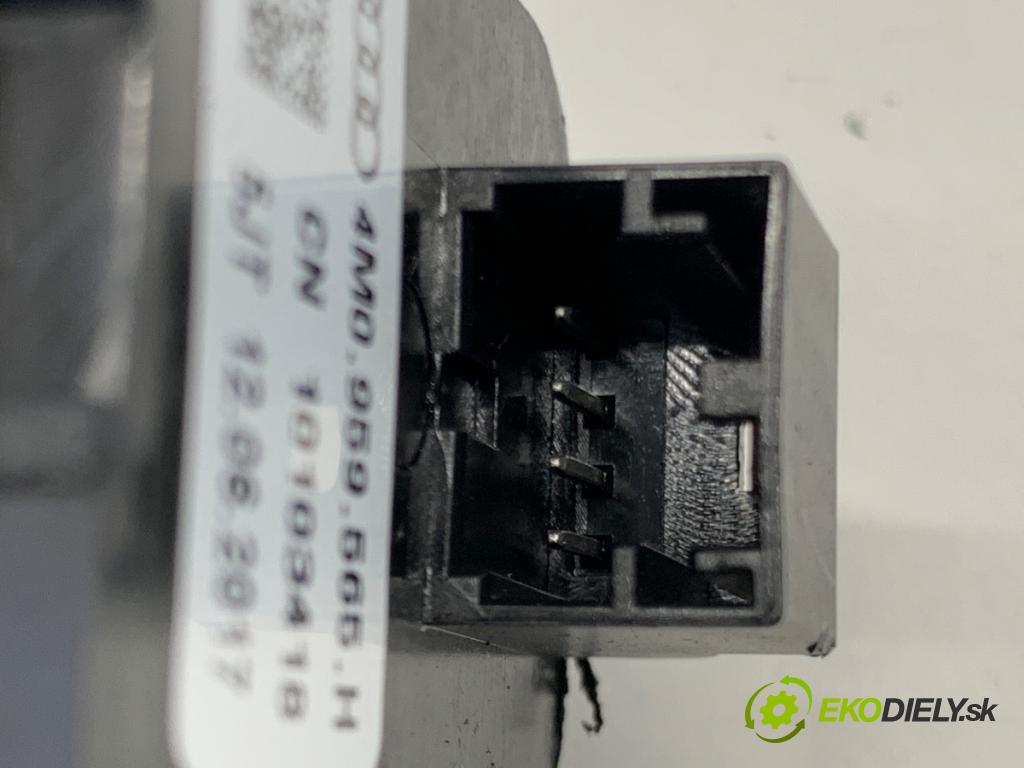 AUDI A4 B9 Kombi 2018 140 kW 2.0 TDI quattro 1968 Prepínač nastavenia spätných zrkadiel 4M0959565H (Prepínacie páčky pod volantom)