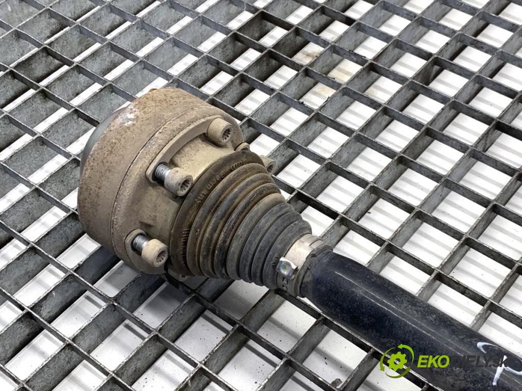 AUDI A4 B9 Kombi 2018 140 kW 2.0 TDI quattro 1968 poloos pravý zadní část 8W0501203D