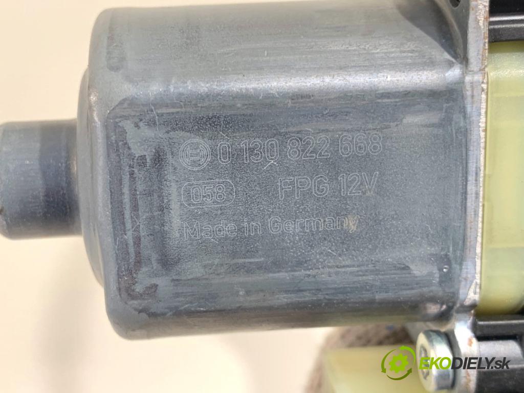 AUDI A4 B9 Kombi 2018 140 kW 2.0 TDI quattro 1968 mechanismus okna pravý zadní část 8W0839462