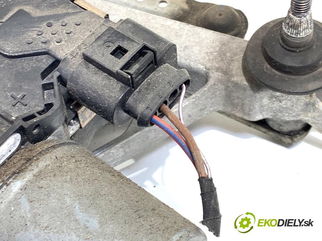 AUDI A4 B9 Kombi 2018 140 kW 2.0 TDI quattro 1968 Mechanizmus stieračov predný 8W1955119 (Motorček stieračov predný)