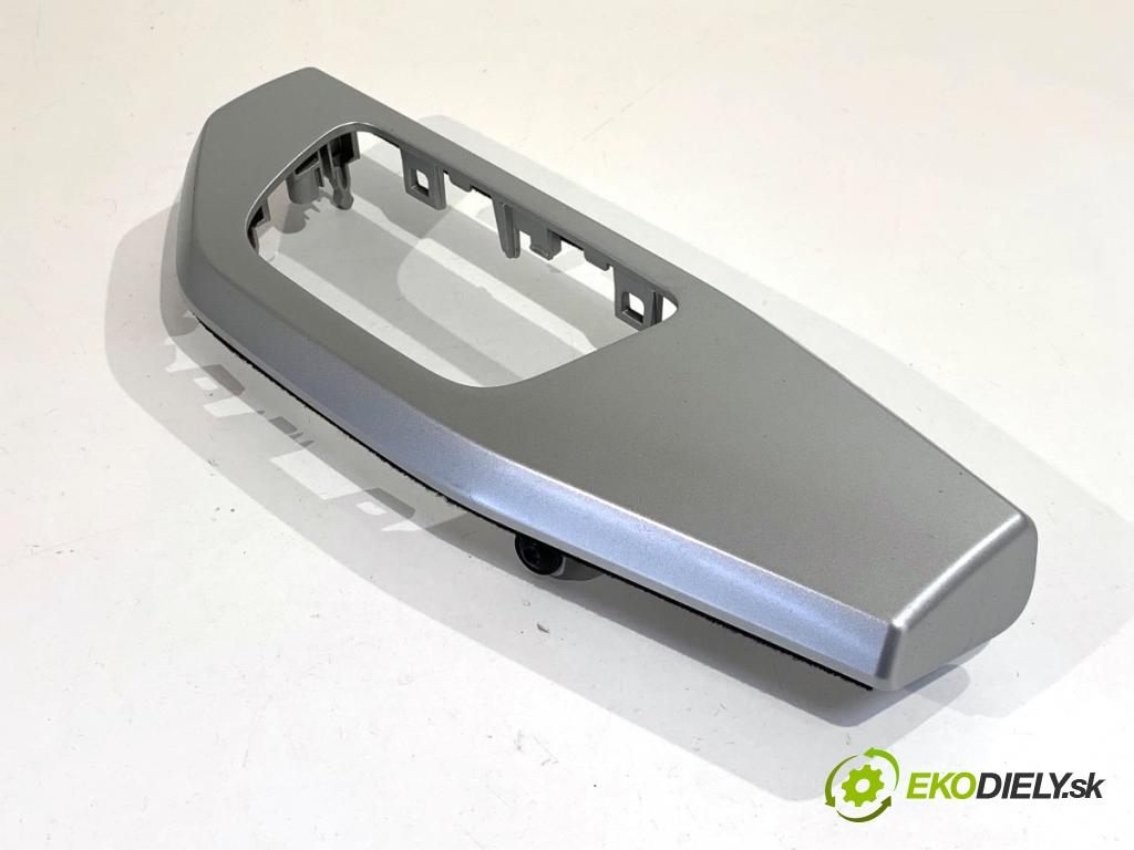 AUDI A4 B9 Kombi 2018 140 kW 2.0 TDI quattro 1968 lišty kryt 8W1853190A 8W1853189N (Lišta)