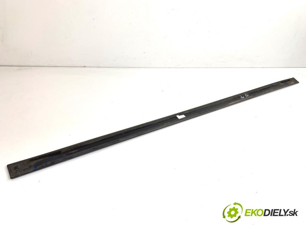 AUDI A4 B9 Kombi 2018 140 kW 2.0 TDI quattro 1968 Lišta Dvere pravy predný 8W9853960