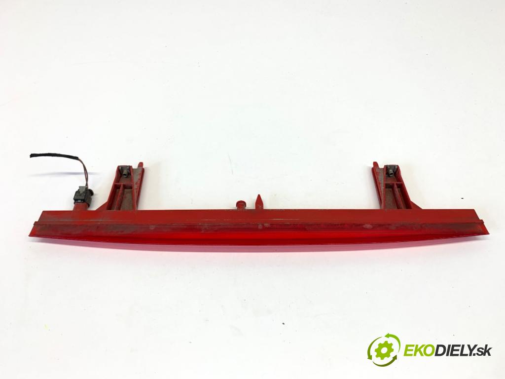 AUDI A4 B9 Kombi 2018 140 kW 2.0 TDI quattro 1968 Svetlo brzdových svetiel 4M0945097