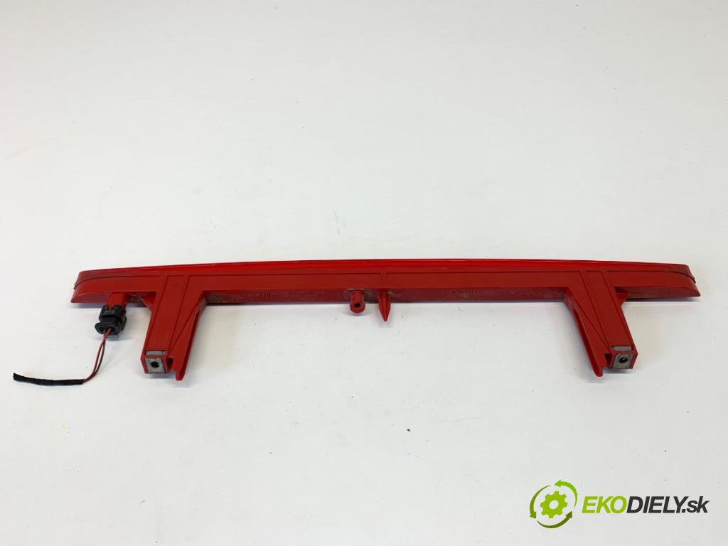 AUDI A4 B9 Kombi 2018 140 kW 2.0 TDI quattro 1968 Svetlo brzdových svetiel 4M0945097