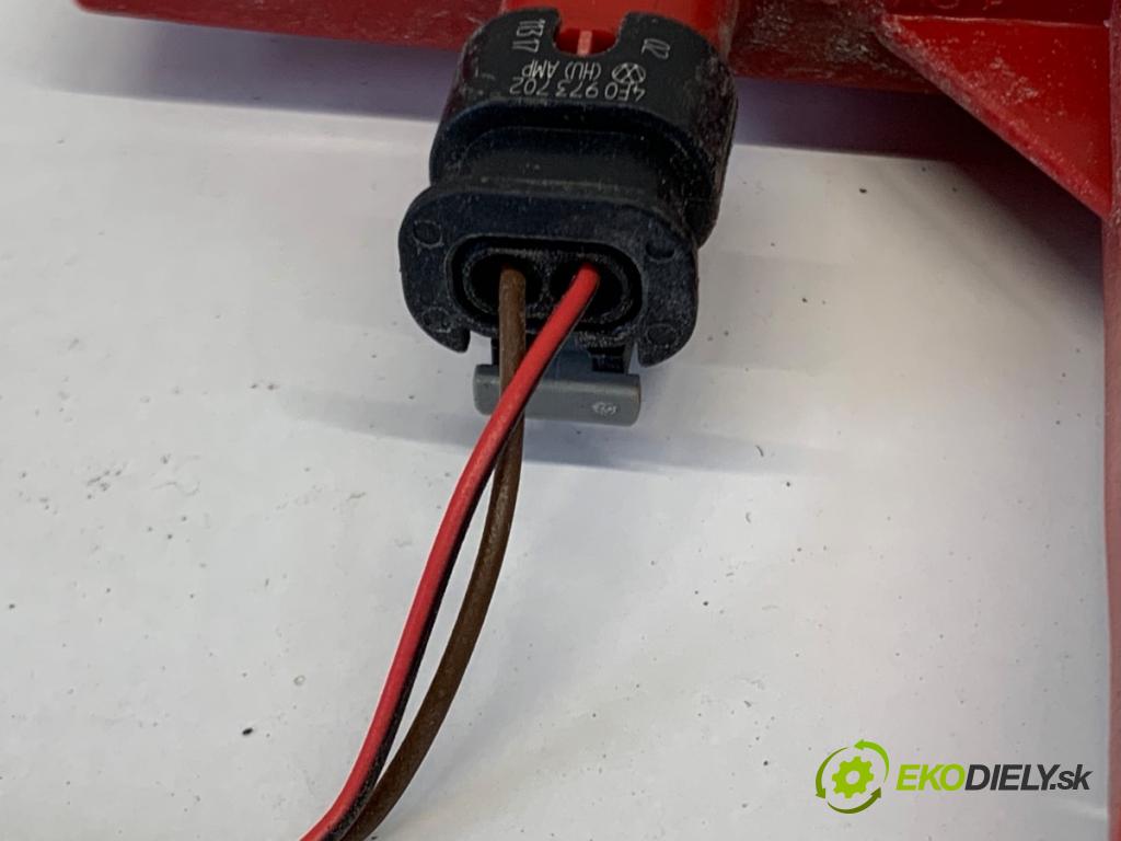 AUDI A4 B9 Kombi 2018 140 kW 2.0 TDI quattro 1968 Svetlo brzdových svetiel 4M0945097