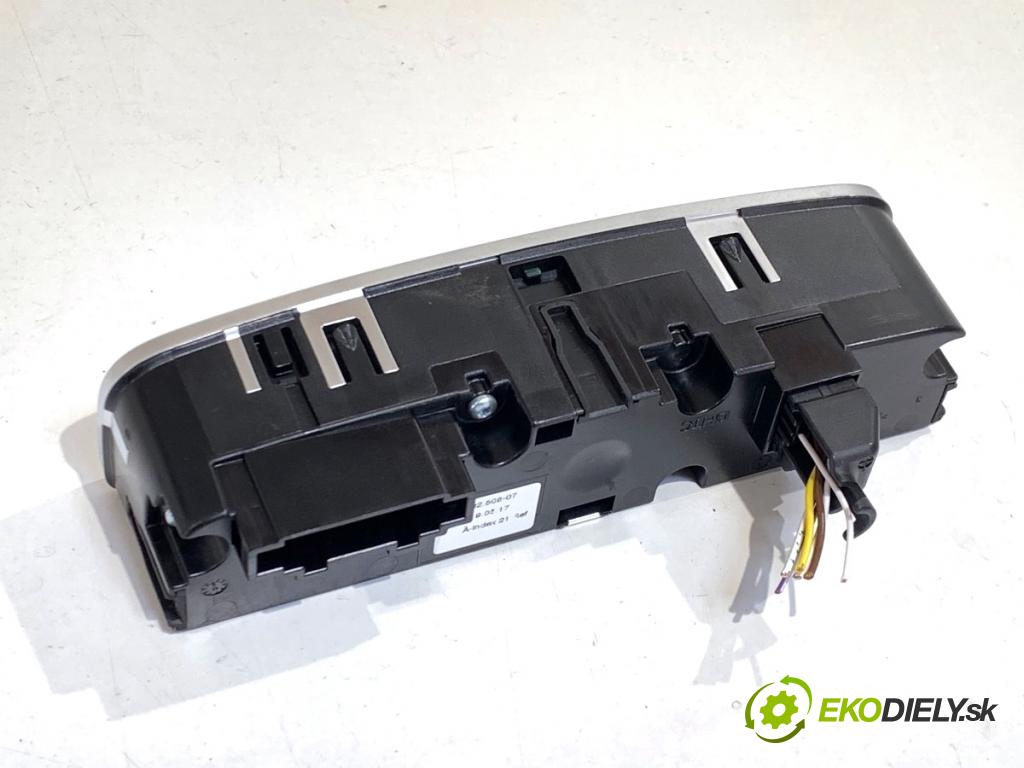 AUDI A4 B9 Kombi 2018 140 kW 2.0 TDI quattro 1968 Panel ovládania kúrenia klimatizácie zad 8W0919158