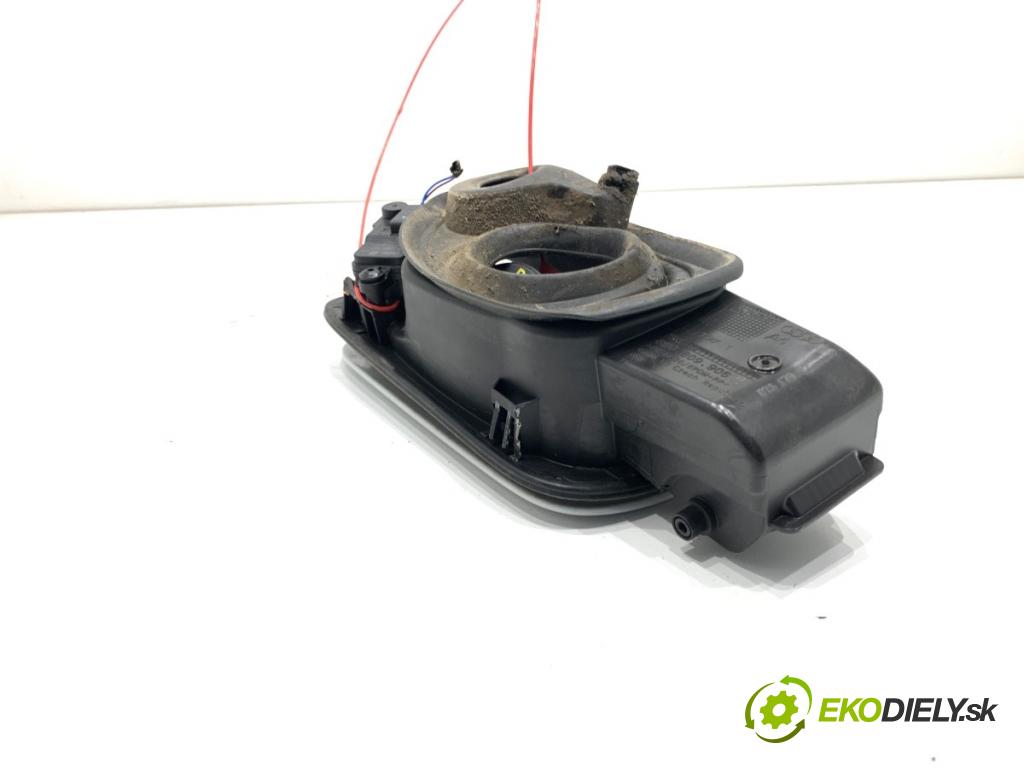 AUDI A4 B9 Kombi 2018 140 kW 2.0 TDI quattro 1968 Dvierka nádrže paliva 8W0809906A (Kľučka dverí ostatné)