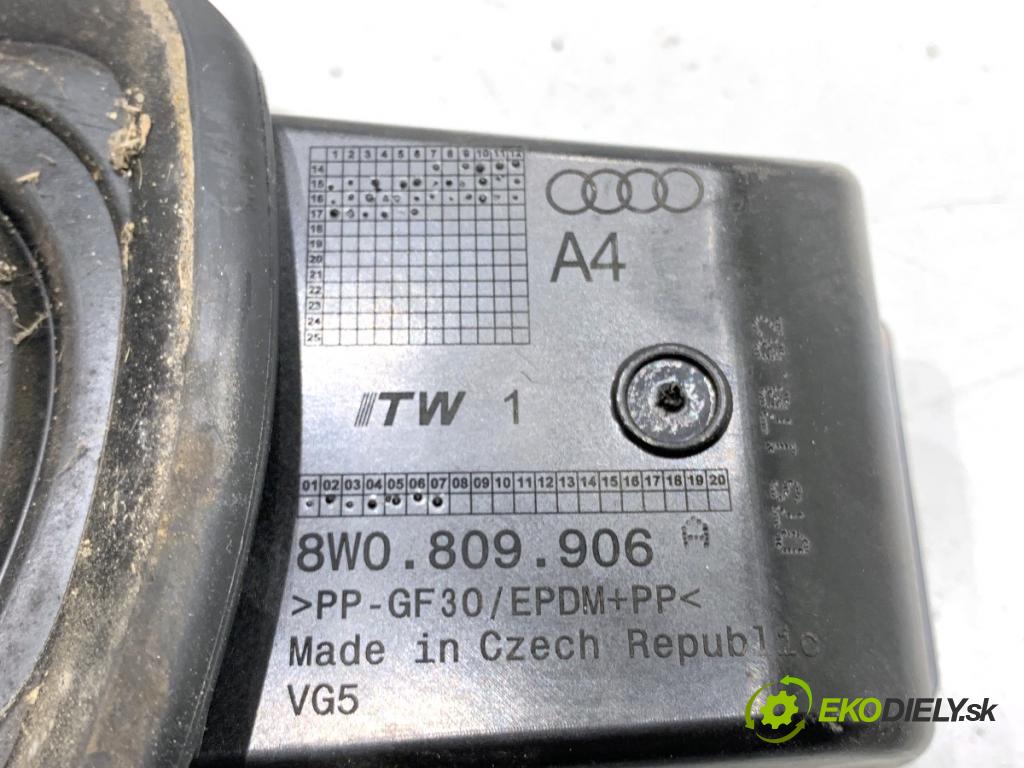 AUDI A4 B9 Kombi 2018 140 kW 2.0 TDI quattro 1968 Dvierka nádrže paliva 8W0809906A (Kľučka dverí ostatné)
