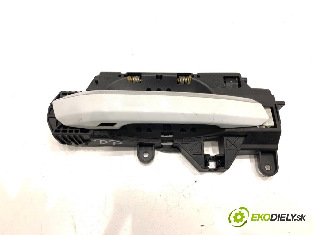 AUDI A4 B9 Kombi 2018 140 kW 2.0 TDI quattro 1968 Kľučka vonkajšia pravy predný 8W0837812A