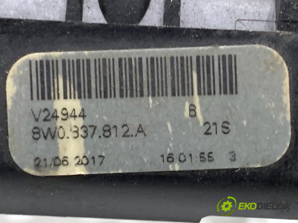 AUDI A4 B9 Kombi 2018 140 kW 2.0 TDI quattro 1968 Kľučka vonkajšia pravy predný 8W0837812A