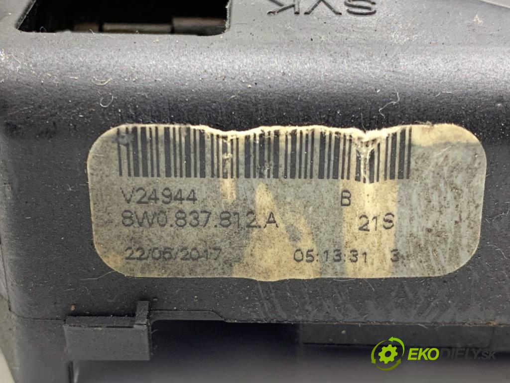 AUDI A4 B9 Kombi 2018 140 kW 2.0 TDI quattro 1968 Kľučka vonkajšia pravy zad 8W0837812A