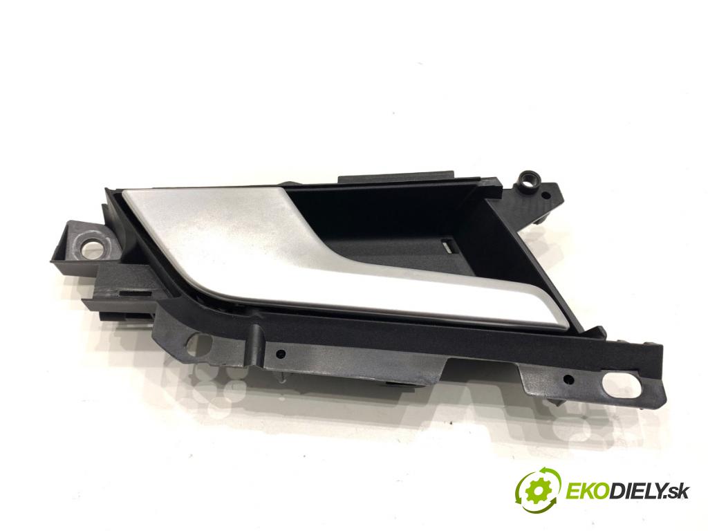 AUDI A4 B9 Kombi 2018 140 kW 2.0 TDI quattro 1968 Kľučka vnútorná ľavy predný 8W0839019